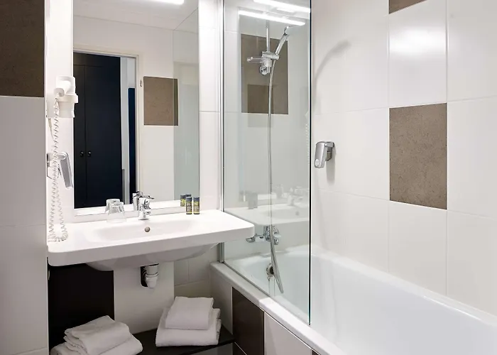 Western 3* 와브르